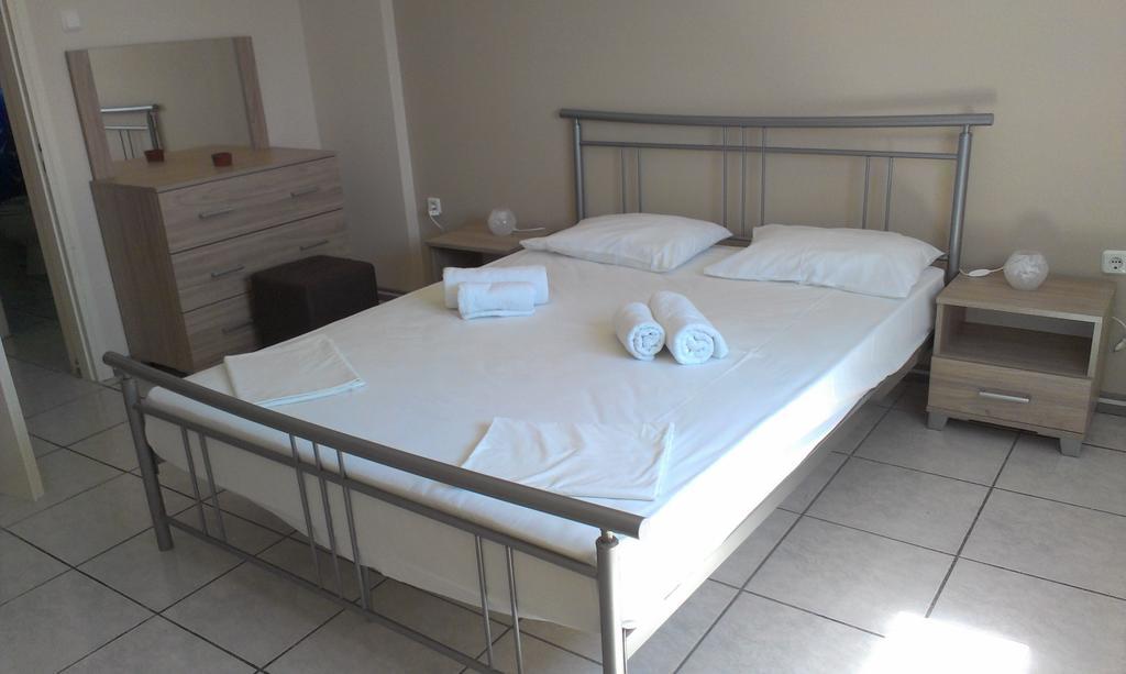Iro Apartments Paralia Agias Foteinis Chambre photo