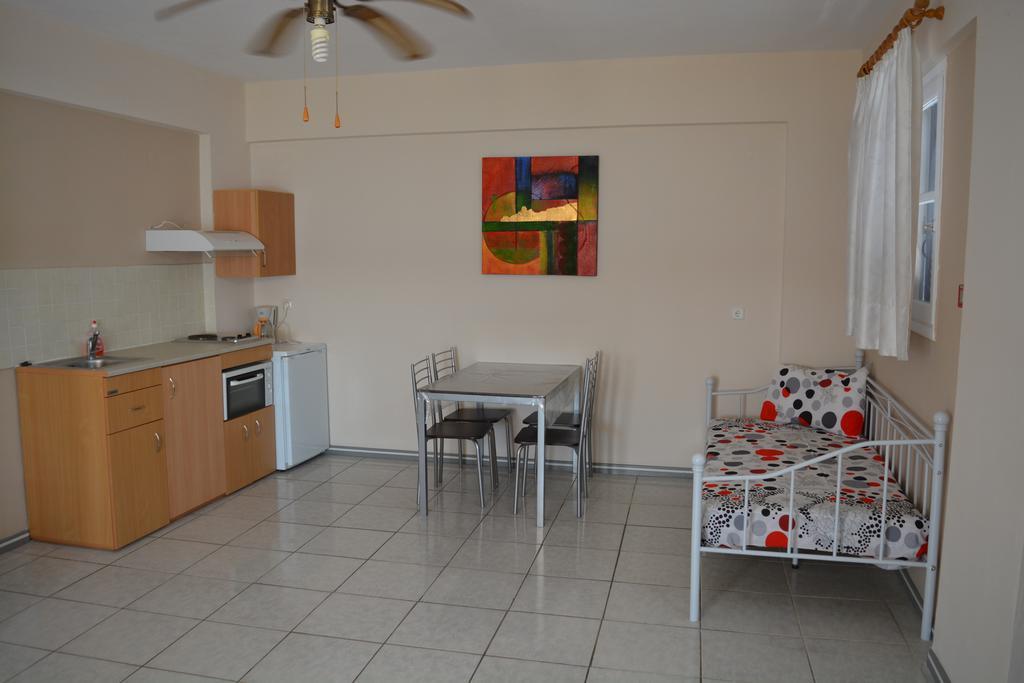 Iro Apartments Paralia Agias Foteinis Extérieur photo