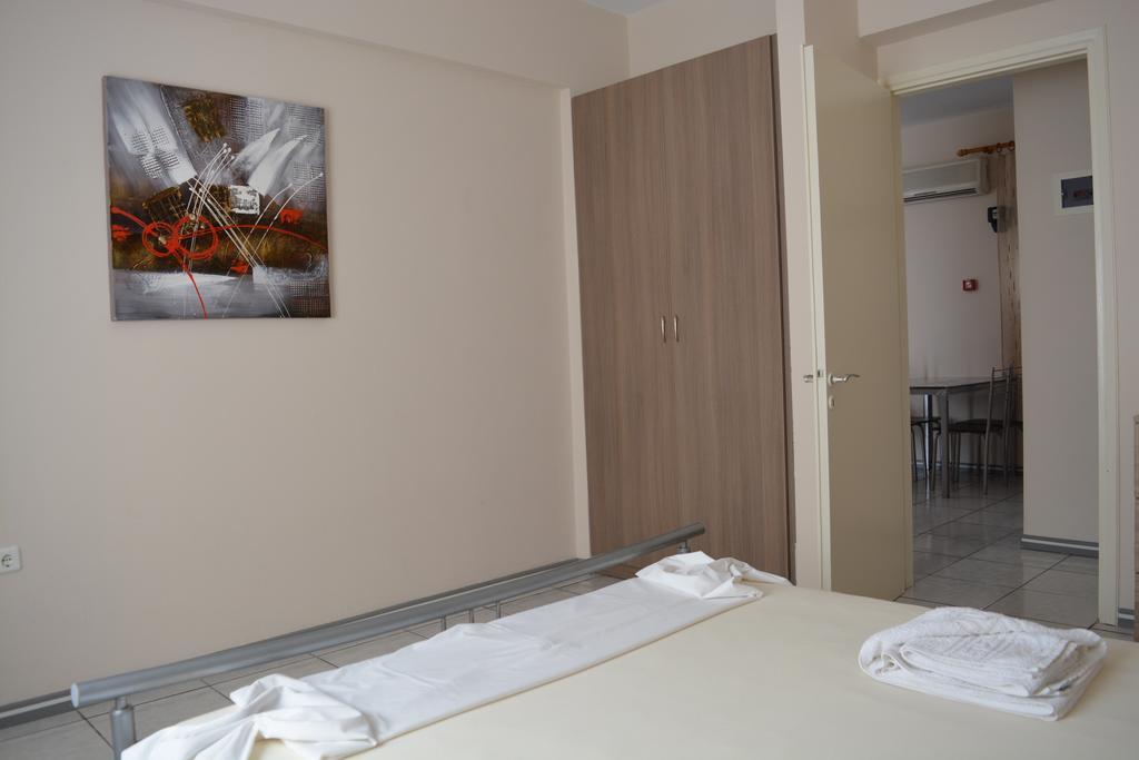 Iro Apartments Paralia Agias Foteinis Extérieur photo