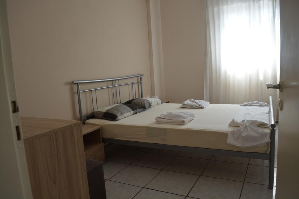 Iro Apartments Paralia Agias Foteinis Extérieur photo